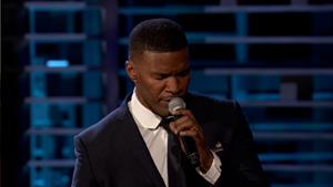 Jamie Foxx Sings "No Weapon"